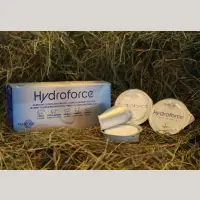 Hydroforce Brausetabletten Minipack und Einzeltabletten im Heu