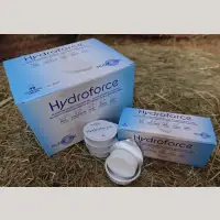 Hydroforce Brausetabletten Einzelpack, Minipack und Einzeltabletten auf Futtertisch